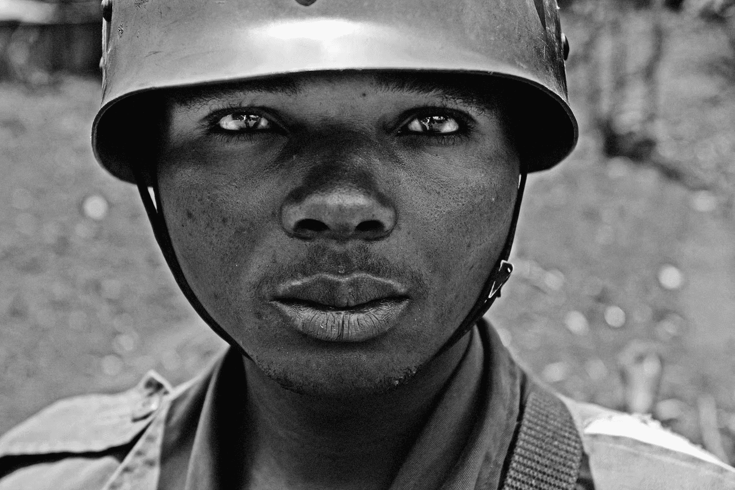 פורטרט בשחור לבן